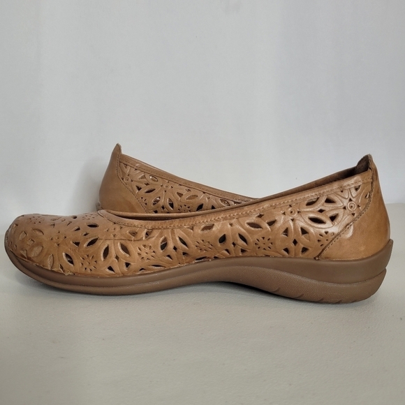 David Tate Sela Tan Laser Cut Ballet Flats - Size 11 WW - Picture 2 of 13